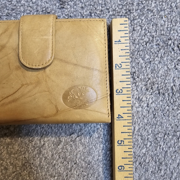 Leather Buxton Heiress Double Cardex Tan  Ladies Wallet EUC - Picture 3 of 10
